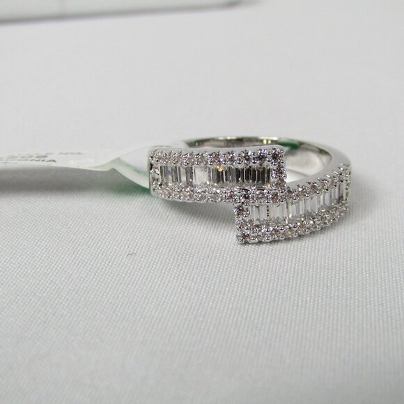 Cubic Zirconia | Stainless Steel | Wedding Band | Women's | Size 10 | New - Picture 3 of 4